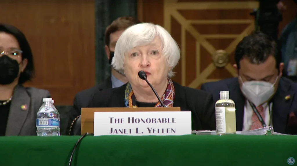 Bộ trưởng Tài chính Hoa Kỳ Janet Yellen phát biểu trước các thành viên của Ủy ban Ngân hàng Thượng viện vào thứ Ba